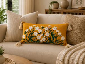 Coussin lombaire personnalisé fait main en coton, broderie florale moutarde, style bohème, fleur blanche tuftée, coussin d'appoint long avec pompons - Product Image 5