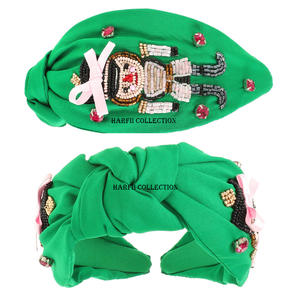 Gorros de diseño exclusivo con apliques, bordados de cuentas y nudos estructurados para la moda moderna. - Product Image 6