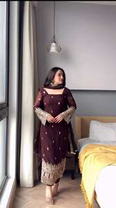 Fournisseur indien de costumes ethniques indiens et de tenues de créateurs, ensemble élégant de kurta, pantalon et dupatta, disponible à un bon prix - Product Image 5