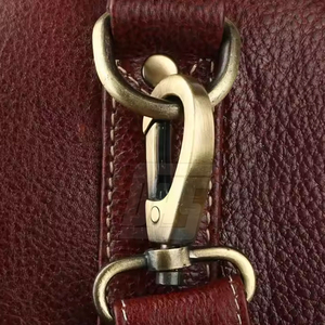 Sac de voyage en cuir véritable à la mode avec fermeture éclair, sac de week-end fait main avec poignée écologique et souple pour unisexe - Product Image 6