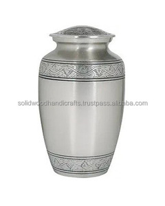 Urnes funéraires en laiton décoratives de haute qualité, faites à la main, pour hommes et femmes. - Product Image 1