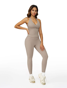 Ensemble de yoga sans couture 2 pièces : haut court taille haute et leggings, couleur unie, design torsadé, col halter, tenue de sport pour femme - Product Image 3