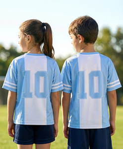 Ensemble maillot et short de football rayé bleu et blanc pour enfants, respirant, 100 % polyester, tenue d'équipe pour jeunes, personnalisable par sublimation - Product Image 2