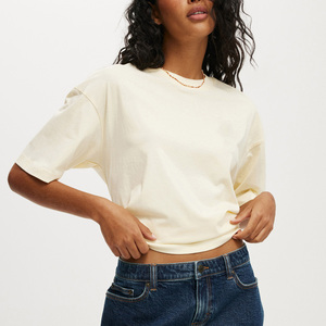 Camiseta Oversize de Algodón Crema para Mujer 2026 con Estampado de Logo Naranja, Cuello Redondo, Manga Corta, Ajuste Holgado, Estilo Primavera Verano - Product Image 3
