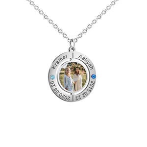 Colgante de Plata con Moissanita para Fotos, Collar Personalizado con Nombre Grabado, Marco Circular, Regalo Familiar - Product Image 1
