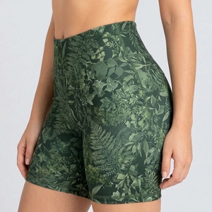 Shorts de pole dance modernes pour femmes, avec tissu doux et adhérent, offrant un maintien sûr, une coupe confortable et une mobilité flexible. - Product Image 6