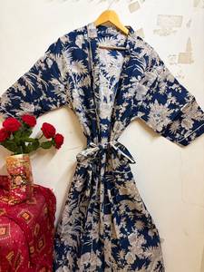 Peignoir Kimono Léger et Respirant en Coton Bleu à Motifs Floraux avec Col en V et Cordon de Serrage pour Femme, Idéal pour le Spa ou comme Robe de Demoiselle d'Honneur - Product Image 3