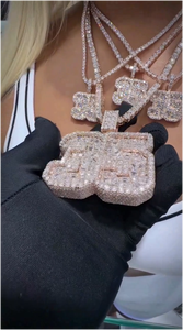 จี้เงินสเตอร์ลิง S925จาก vvvs Moissanite จี้ตัวอักษรตัวเลขที่กำหนดเองจี้พลอยสีเขียวมรกตเครื่องประดับฮิปฮอป - Product Image 2