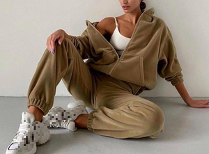 Ensemble deux pièces décontracté et sportif pour femme : sweat à capuche zippé ample et pantalon – Collection Automne-Hiver 2026 - Product Image 4