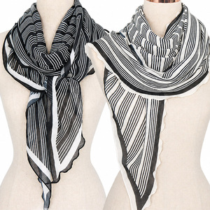 Écharpe longue rayée unisexe élégante et tendance fabriquée en Corée SC-37 - Product Image 3