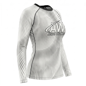Vente en gros de chemises de protection anti-UV à manches courtes pour hommes, personnalisées et sublimées, noires, à séchage rapide, avec impression de logo sur le devant - Product Image 1