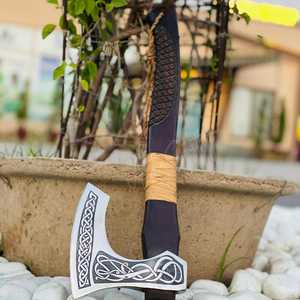Hache viking artisanale personnalisée, fourreau en cuir de haute qualité, manche en bois de frêne, lame en acier inoxydable, service OEM - Product Image 3