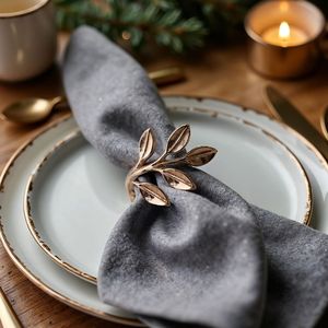 Anneaux de serviette en métal faits à la main avec finition argent antique pour les dîners formels et les occasions spéciales - Product Image 4
