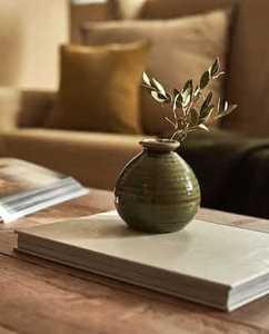 Jarrón de Cerámica Hecho a Mano para Mesa, Verde Mate, Estilo Wabi Sabi, 4-8 Pulgadas - Product Image 1