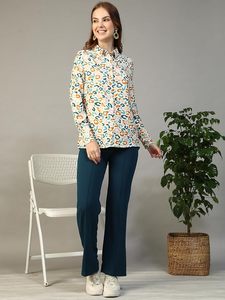 Chemise boutonnée à manches longues et col imprimé abstrait pour femme - Product Image 4