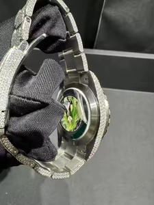 Montre à quartz pour homme personnalisée à prix de gros, avec diamants Moissanite VVS, bracelet de 20 mm, cadran en verre, fabrication artisanale en acier inoxydable, luxe, 41 mm - Product Image 5