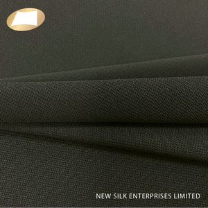 ผ้าโดบี้เนื้อนุ่มผสมโพลีเอสเตอร์และสแปนเด็กซ์ ยืดได้ 4 ทิศทาง กันน้ำ เหมาะสำหรับทำกางเกง - Product Image 3