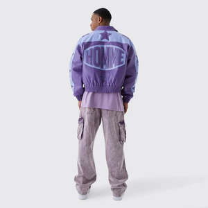 Veste en cuir vintage pour homme sur mesure avec col montant, logo brodé en chenille, style bomber en cuir d'agneau - Product Image 2