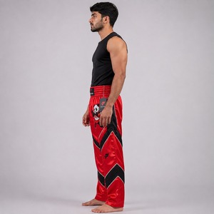 Pantalons de kick-boxing de haute qualité conçus pour une flexibilité, un confort et des performances fiables lors de l'entraînement intensif aux arts martiaux. - Product Image 4