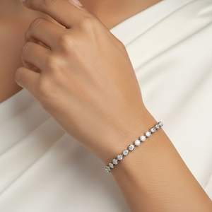 Pulsera de tenis con diamantes graduados de 1.091 quilates de peso total, engastados en bisel redondo - Product Image 6
