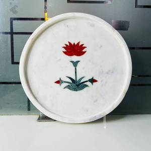 Assiette décorative ronde en marbre avec incrustation de fleurs rouges, design chinois traditionnel, vaisselle artistique faite à la main - Product Image 1