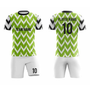 ชุดเสื้อฟุตบอลผู้ชายแบบปรับแต่งได้ สีดำไล่เฉดสีน้ำเงิน พิมพ์ลายแบบ Sublimation ผ้าโพลีเอสเตอร์ 100% ระบายเหงื่อได้ดี แขนสั้น ทรงสปอร์ต - Product Image 4