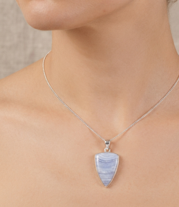 Pendentif en agate bleue naturelle en forme de poire, argent sterling 925 plaqué or rose, collier unisexe bohème avec cristal de guérison - Product Image 2