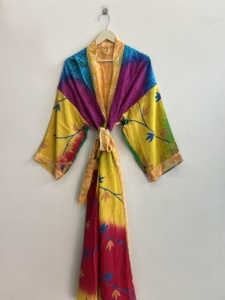 Kimono de Seda Sari Reciclado, Estilo Vintage, Bata Boho, Cubrebaño de Playa - Product Image 3