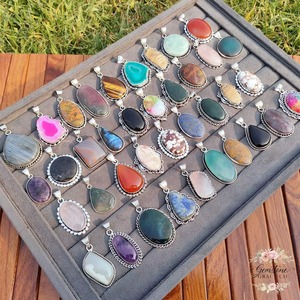 Collar de Cristal Clásico de Alta Demanda con Colgante Ovalado de Latón y Gema Natural de Imitación de Perla, Hecho a Mano con Engaste de Canal, Joyería de Regalo - Product Image 4