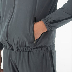 Veste de survêtement grise pour homme avec fermeture éclair intégrale, col montant, poches latérales, respirante, décontractée, coupe classique, saison printemps - Product Image 4