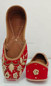 Fancy Party Wear Leather <b>Jutti</b> Bridal Ethnic Style <b>Punjabi</b> <b>Jutti</b> Red Color Stylish <b>Jutti</b> - Product Image 4