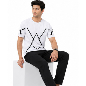 Camiseta Gráfica de Algodón para Hombre, Tela de Algodón Premium, Impresión Personalizada, Ropa Urbana, Proveedor OEM ODM, Camiseta Básica de Algodón Personalizada para Hombre - Product Image 4