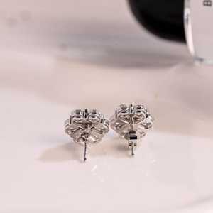 Pendientes de tuerca con racimo de moissanita VVS de corte redondo brillante, estilo floral, de plata de ley 925, regalo clásico de aniversario para parejas - Product Image 6