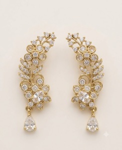 Pendientes de Oreja con Diseño de Hojas y Flores de Lujo, con Piedras Brillantes, Modernos y Elegantes, para Fiestas y Recepciones - Product Image 6