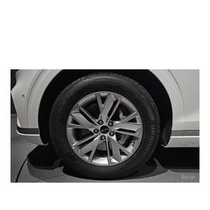 Genesis GV70 2.5T 2024 Gasolina 2WD con 1,759 km, Volante a la Izquierda, Caja de Cambios Automática, Asientos de Cuero, Cámara Trasera - Product Image 5