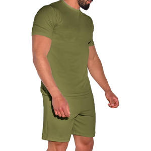 Ensemble de survêtement 2 pièces pour homme avec logo personnalisé, short décontracté respirant et t-shirt à manches courtes, motif uni, collection été 2026 - Product Image 6