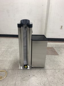 Envoltorio y desechador de paraguas húmedos todo en uno, gestión de residuos eficiente e higiénica, función de desechado integrada - Product Image 4