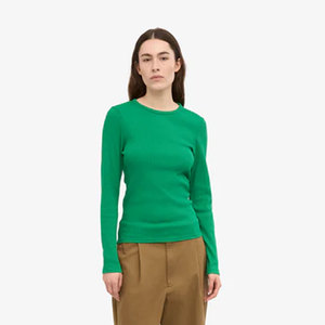 เสื้อสเวตเตอร์ถักแขนยาวคอกลมสำหรับผู้หญิง สีเขียวล้วน สไตล์มินิมอล ทรงเข้ารูป เสื้อแขนยาวสำหรับทุกฤดูกาล - Product Image 5