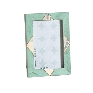 Cadre photo carré en résine avec incrustation d'os, décoration murale, écologique, durable, décoration moderne pour la maison - Product Image 1