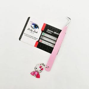 Pince à cils en acier inoxydable avec revêtement de couleur personnalisée Diamond Grip Volume Tip Heart Graved Kitty Charm Sustainable Private Logo - Product Image 4