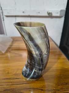 Vaso de cuerno de buey y búfalo pulido a mano, estilo vikingo, hecho a mano por Taqi Craft. - Product Image 5