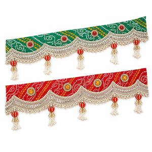 Toran Bandhanwar artisanal vert avec travail de miroirs Bandhani et pompons de perles, pour suspension de porte, décoration d'entrée de maison pour Diwali et mariage, cadeau festif - Product Image 4
