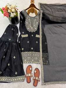 Traje Sharara de Lujo Estilo Pakistaní – Kurta de Seda GMY Bordada de Manga Larga con Trabajo de Espejos para Fiestas y Eventos Festivos - Product Image 5