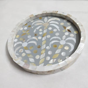 Plateaux de service en nacre faits à la main en bois écologique Mdf résine gris élégant plateau de service rond fait à la main en Inde - Product Image 1