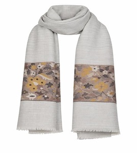 Châle en cachemire et laine fine VIC pour femmes |   Bordure florale tissée élégante |   Couverture Douce et Chaude de Qualité Supérieure |   70 x 200 cm - Product Image 1