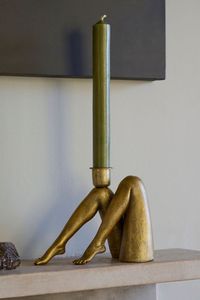 Candelabro de Lujo Vintage con Forma de Piernas de Mujer en Oro, Portavelas Creativo de Resina, Pieza Decorativa Única y Ecléctica para el Hogar - Product Image 4