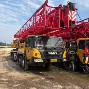 Grue hydraulique montée sur camion SANY STC500E5 de 50 tonnes, d'occasion, haute performance, modèle 2021, équipement de construction mobile - Product Image 4
