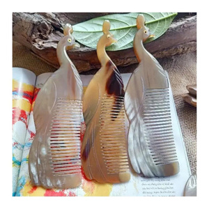 Peine de Cuerno de Búfalo Natural para Parejas, Diseño Dos Pájaros del Amor, Regalo de Aniversario, Recuerdo de Boda, Vietnam 99 GD - Product Image 2