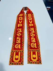 Khes de Algodón Religioso Hindú con Patka Bordado Rico y Elaborado para Celebraciones en Templos - Product Image 2