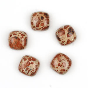 Jaspe Asteroid Rojo Natural Único, Cabujón Plano de Corte Cojín de 10x10mm, Altamente Pulido, Opaco, Fabricante Indio, Suelto - Product Image 1